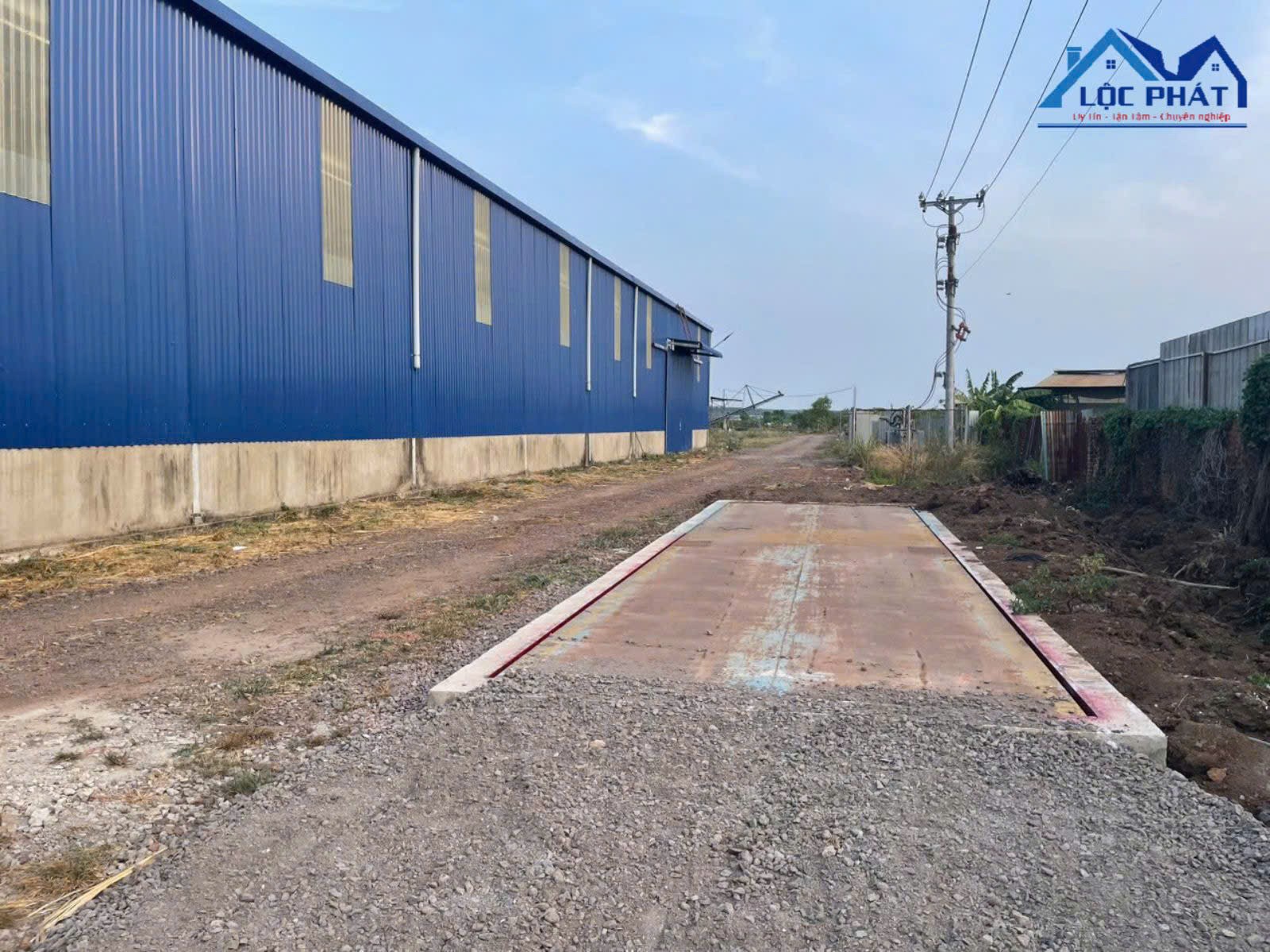 Cho thuê xưởng 1200m2 gần KCN Dầu Giây chỉ 32k/m2/tháng 2