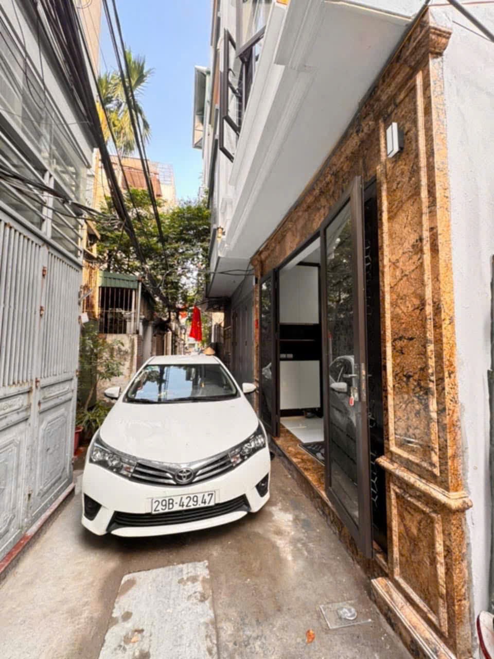 Ô TÔ ĐỖ CỬA - DÂN XÂY CHẮC CHẮN - 4 TẦNG LONG LANH Ở NGAY Lê Trọng Tấn 45m2, 4 tầng, mặt tiền 4m,