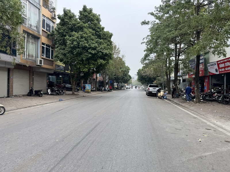 Bán nhà cấp 4 mặt phố Phạm Khắc Quảng, Giang Biên - DT 40m2, đường rộng 25m, vỉa hè lớn, kinh doanh 6