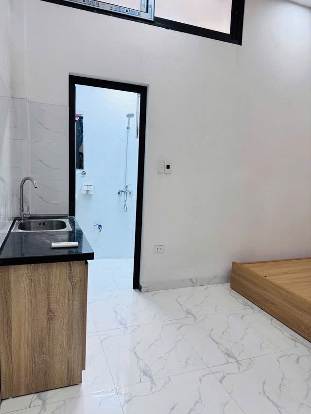 NHÀ MỚI DÒNG TIỀN Ngõ Giếng 40/45 m2,X  6  tầng, mặt tiền 9. 5m,8.8 tỷ Đống Đa 4