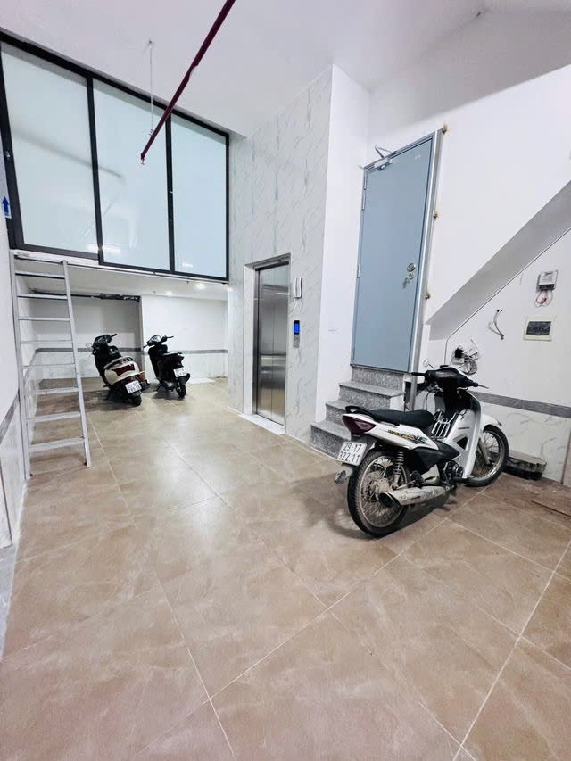 NHÀ MỚI DÒNG TIỀN Ngõ Giếng 40/45 m2,X  6  tầng, mặt tiền 9. 5m,8.8 tỷ Đống Đa 5