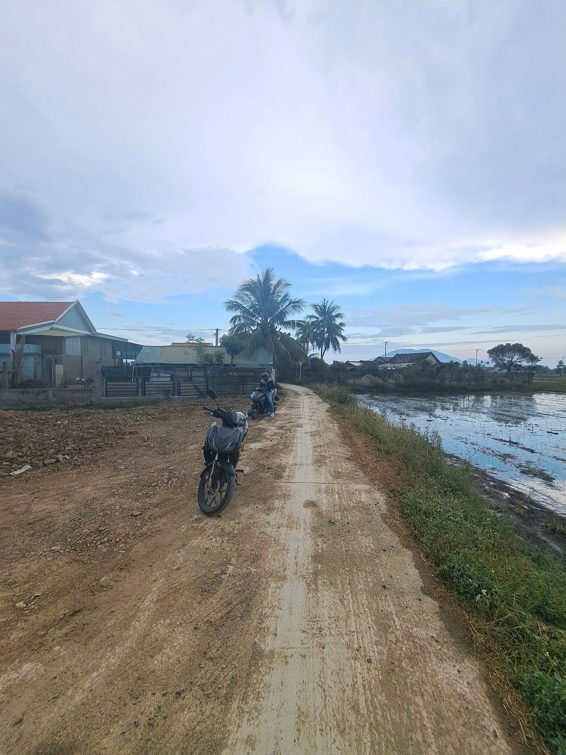 bán 200m full thổ cư Ninh Trung Ninh Hòa 0985451850 4