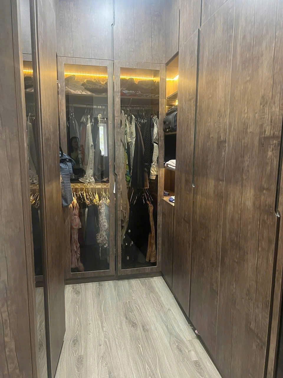 Cho thuê Căn hộ chung cư Quận 2, Hồ Chí Minh, Diện tích 270m², Giá Thương lượng 8