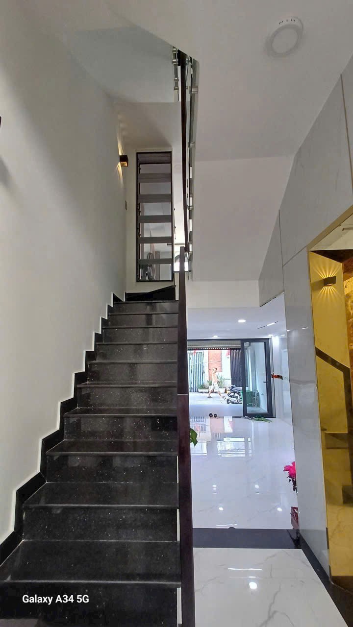 Nhà / đường số 8, Bình Hưng Hòa dt 72m2 2 lầu 5pn 5wc có thang máy giá 8,2 tỷ 9