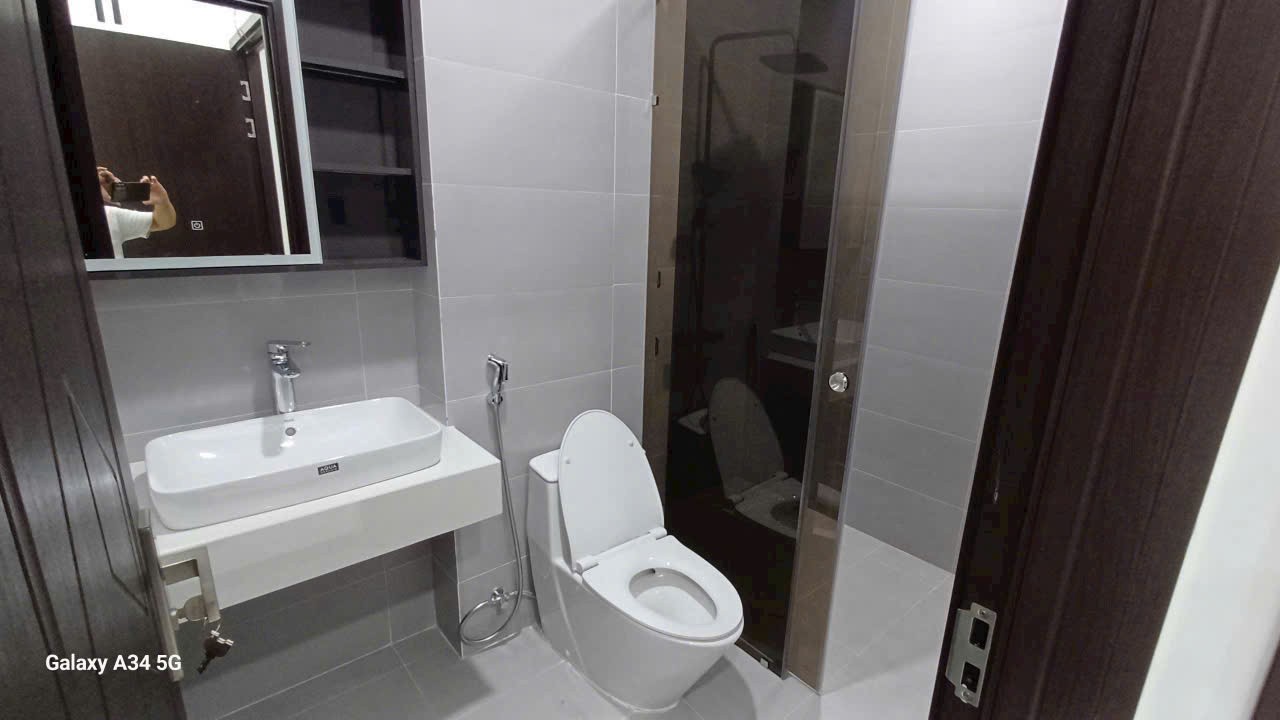 Nhà / đường số 8, Bình Hưng Hòa dt 72m2 2 lầu 5pn 5wc có thang máy giá 8,2 tỷ 11