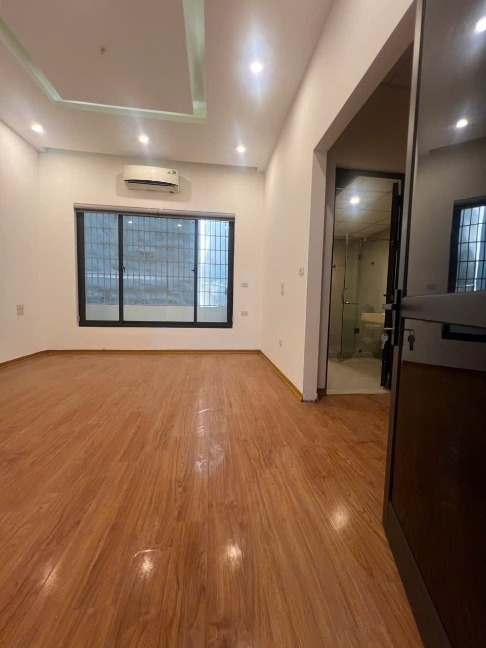 BÁN NHÀ PHỐ BỒ ĐỀ, LONG BIÊN, NGÕ Ô TÔ VÀO NHÀ, LÔ GÓC, DT 110M2* 5 TẦNG* MT 8M* GIÁ 21.5 TỶ 6