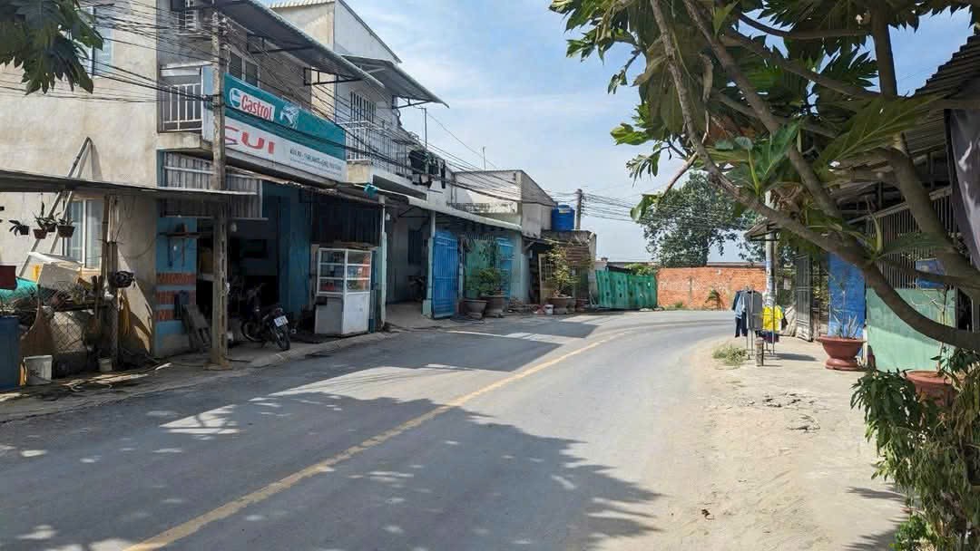 170,4 m2 thổ mặt tiền đường Bàu Sen, xã Hòa Khánh Đông, Đức Hòa giá 2,1 tỷ 4