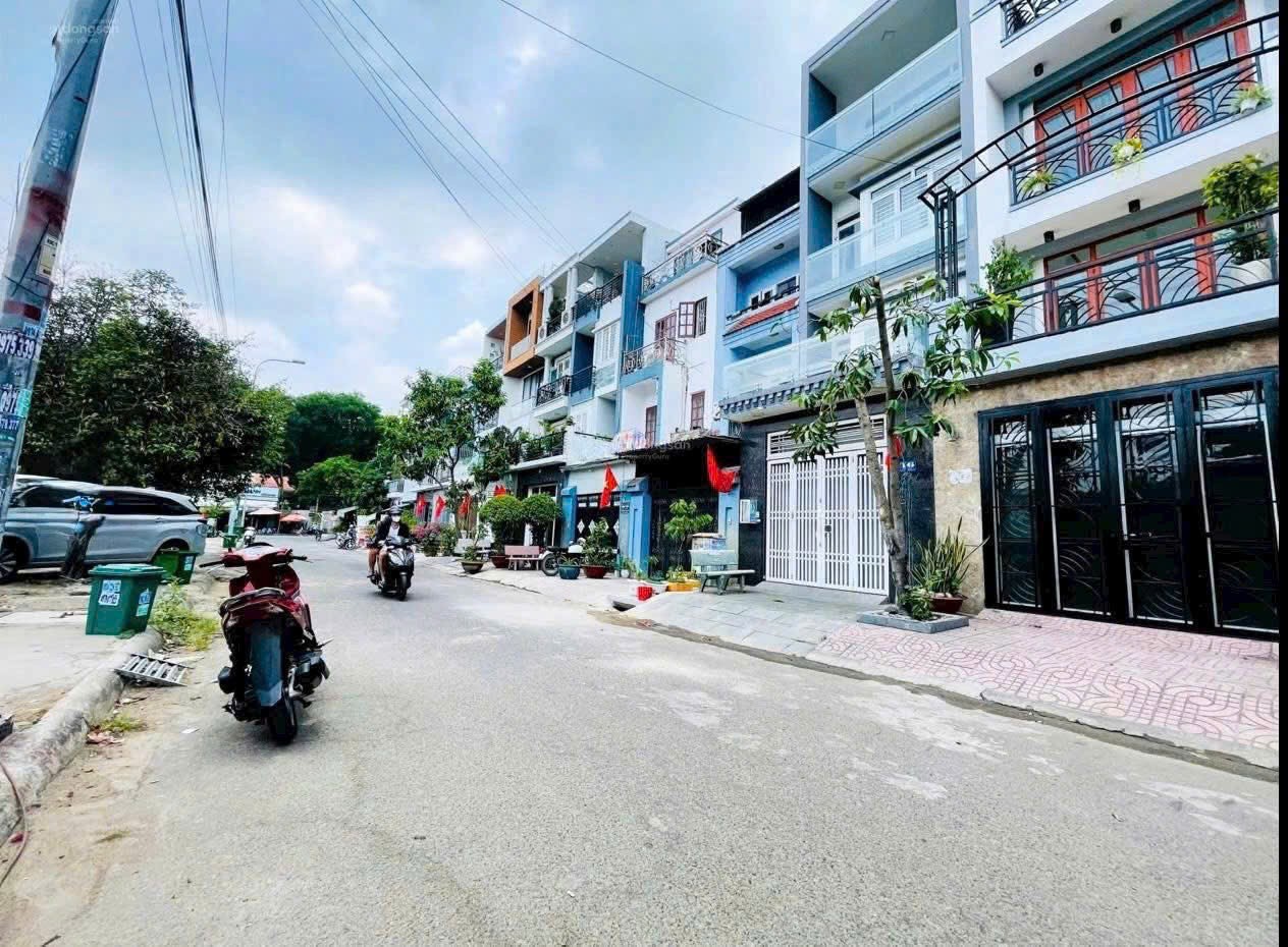 Cho thuê Nhà mặt tiền Phường Tăng Nhơn Phú A, Quận 9, Diện tích 100m², Giá 19 Triệu/tháng