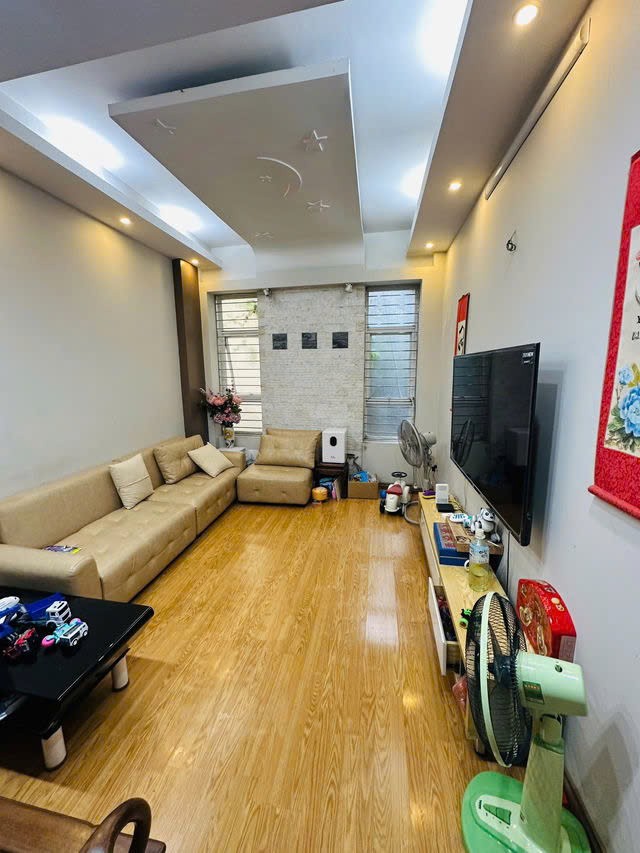 NHÀ ĐẸP 2 THOÁNG NGÕ THÔNG Quan Thổ 3 44/50M2,X 4 tầng,mặt tiền 3.7m, 12.5 tỷ Đống Đa. 2