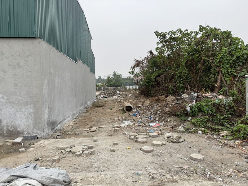 Bán gấp 90m2 lô đất đấu giá Làng Cam - Vị trí đắc địa, đường rộng, ngay chợ & nhà văn hóa 5