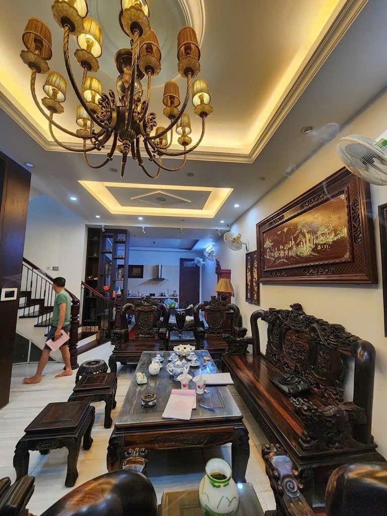 Bán nhà VIP Linh Đàm, 3 mặt thoáng, vỉa hè rộng,ô tô dừng đỗ, kinh doanh đỉnh, 75m2, 27 tỷ 2