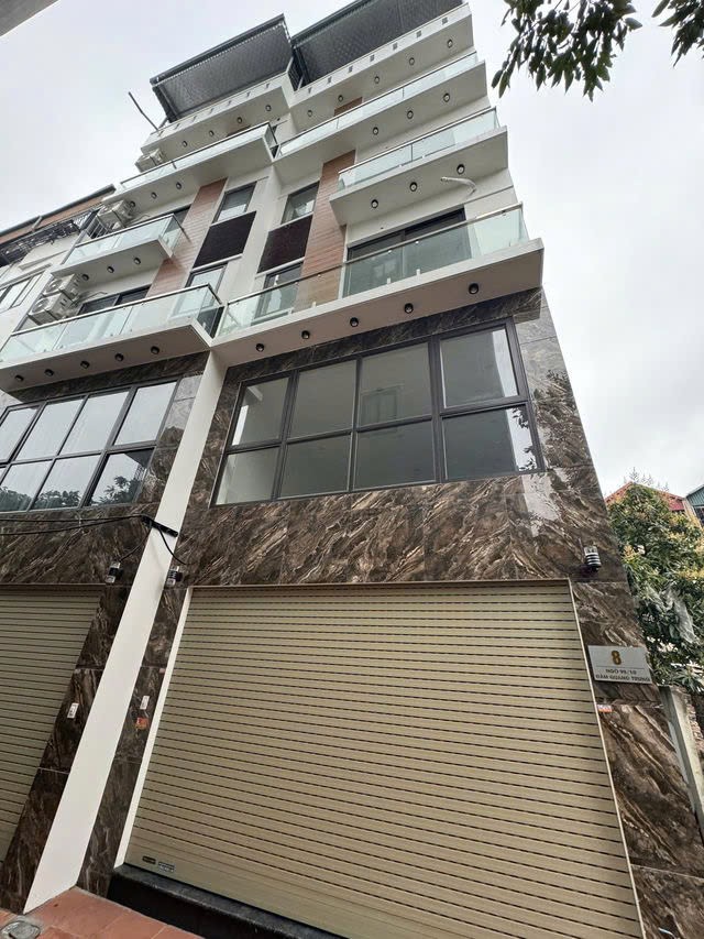 NHÀ MỚI Ô TÔ VÀO NHÀ Đàm Quang Trung 42m2,X  6 tầng,mặt tiền 4.8m, 10.2 tỷ Long Biên. 2