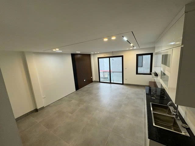 NHÀ MỚI Ô TÔ VÀO NHÀ Đàm Quang Trung 42m2,X  6 tầng,mặt tiền 4.8m, 10.2 tỷ Long Biên. 3