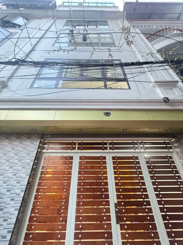 NHÀ ĐẸP NGÕ THÔNG Ái Mộ 39M2,X 6 tầng,mặt tiền 5.9m, 12.9 tỷ Long Biên.