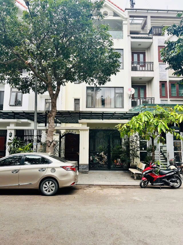 BT Nhà Vườn, Khu Đô Thị Việt Hưng Bùi Thiện Ngộ 121m2,X 4 tầng, mặt tiền 6m, 41 tỷ.