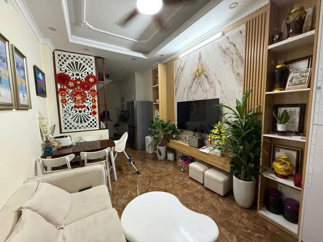 PHÂN LÔ - 5 TẦNG NHÀ ĐẸP BÁT KHỐI - SỔ ĐỎ A4 Bát Khối 30m2,X 5 tầng,mặt tiền 3.1m, 5.7 tỷ Long 3