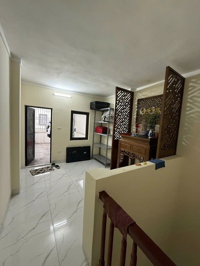 PHÂN LÔ - 5 TẦNG NHÀ ĐẸP BÁT KHỐI - SỔ ĐỎ A4 Bát Khối 30m2,X 5 tầng,mặt tiền 3.1m, 5.7 tỷ Long 5