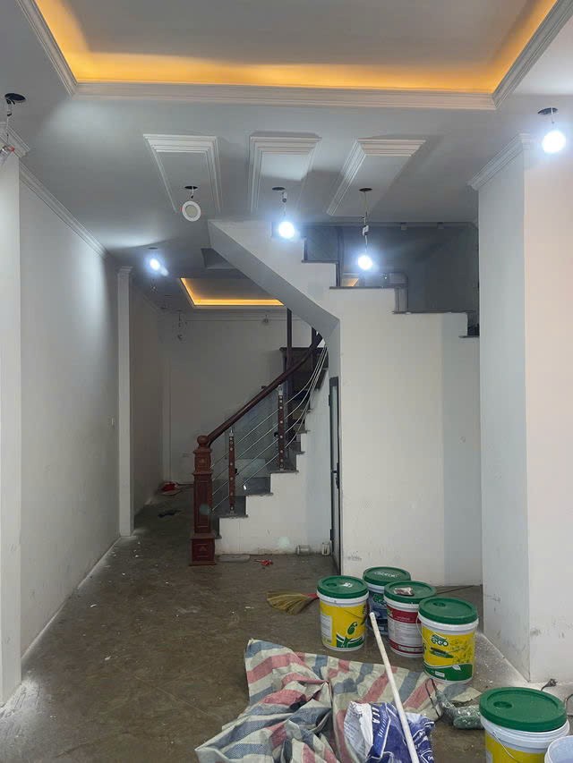 Thượng Thanh-nhà cực gần phố-VF3 đỗ cửa Thượng Thanh 36m2,X  4 tầng,mặt tiền 3.5m, 5.7 tỷ Long 2