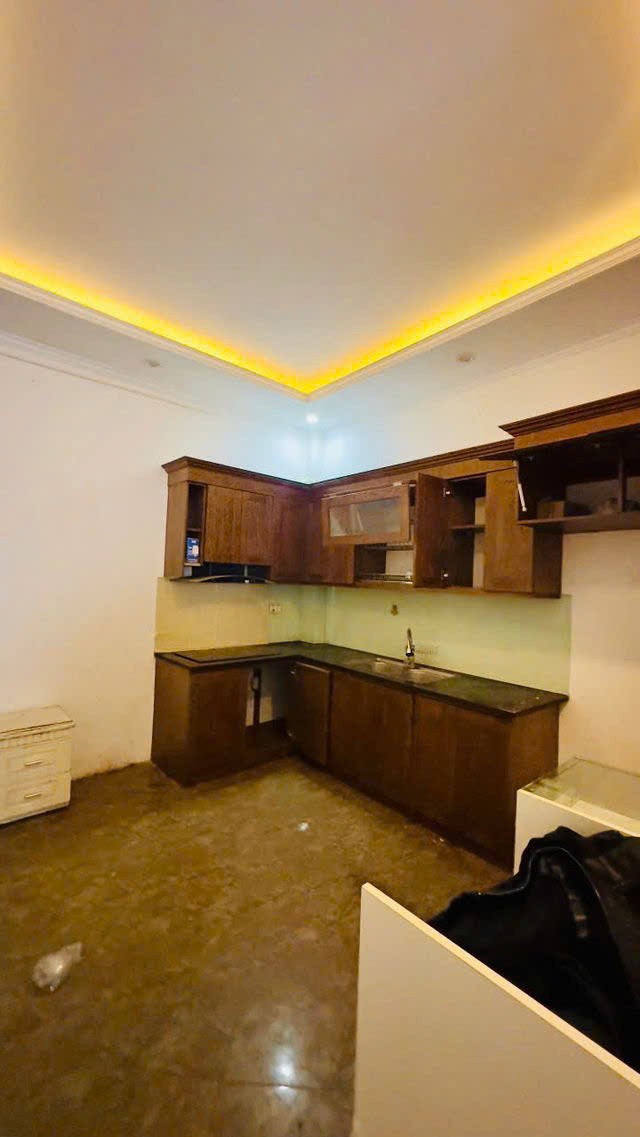 Thượng Thanh-nhà cực gần phố-VF3 đỗ cửa Thượng Thanh 36m2,X  4 tầng,mặt tiền 3.5m, 5.7 tỷ Long 3