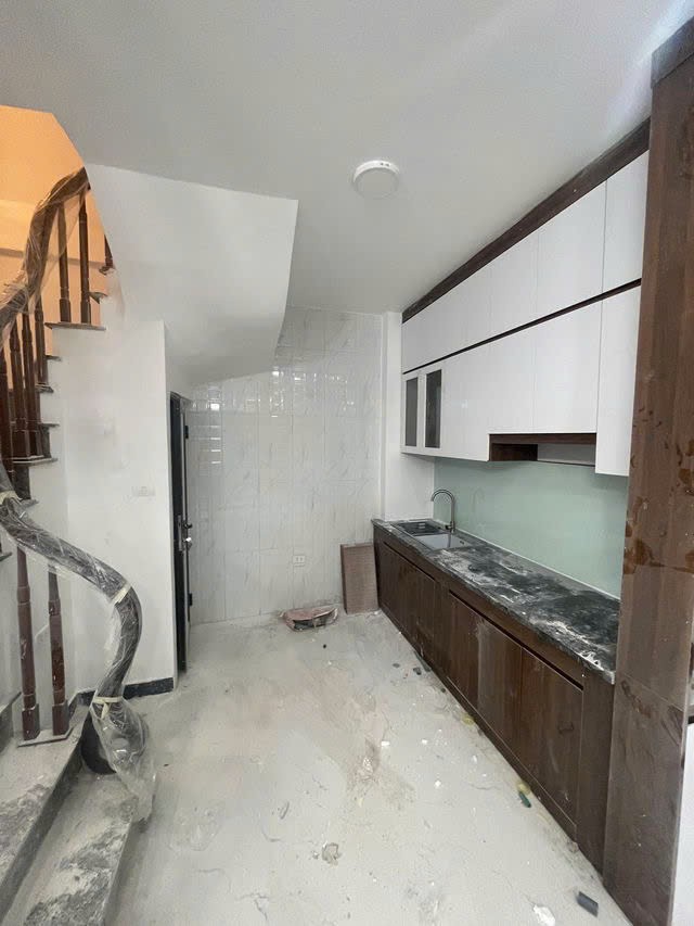 NHÀ ĐẸP LÔ GÓC NGÕ THÔNG Bát Khối 72m2,X 6 tầng, mặt tiền 4.5m, 6.9 tỷ Long Biên. 4