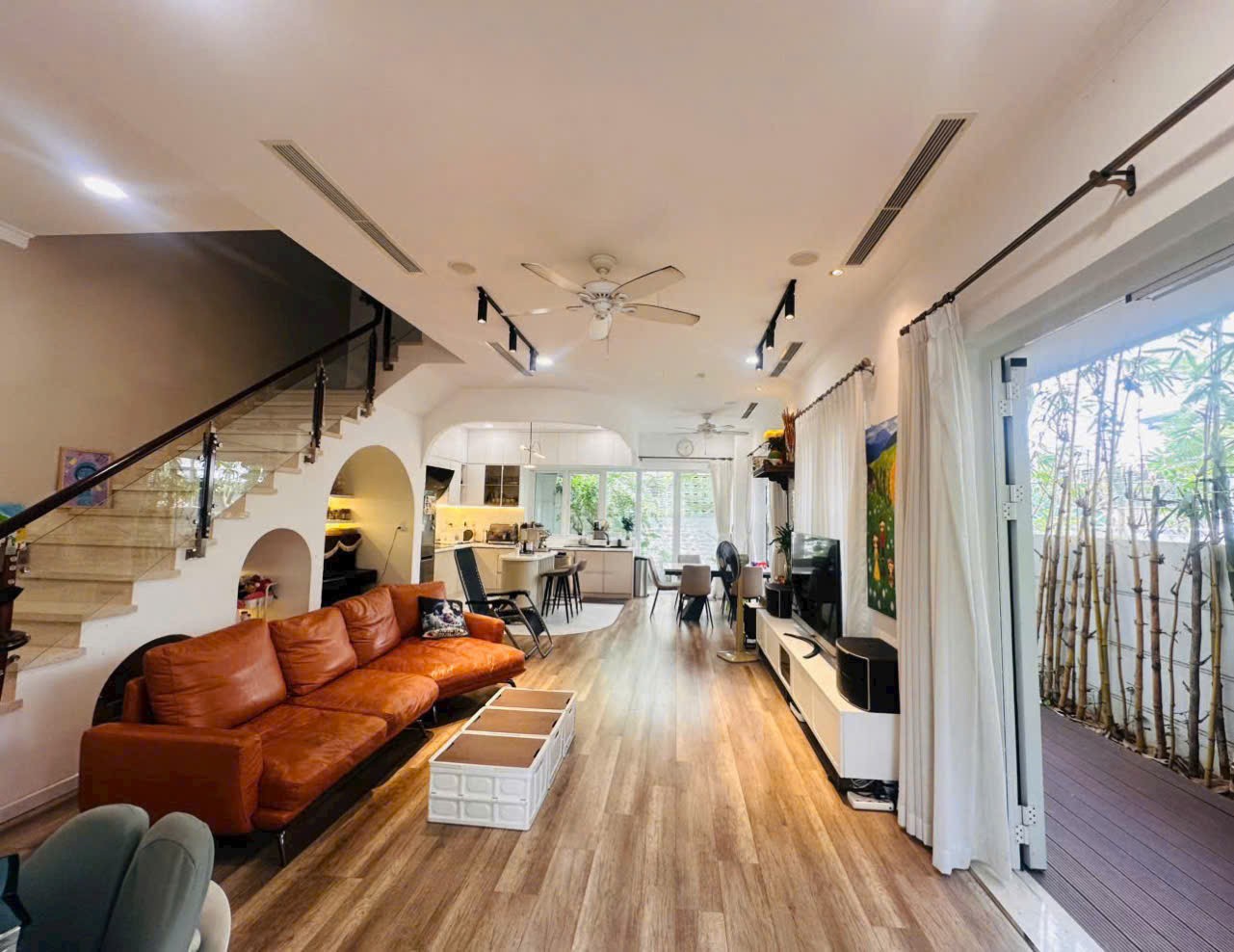 Cần bán Nhà mặt tiền Phường Phú Hữu, Quận 9, Diện tích 144m², Giá 16.9 Tỷ 9