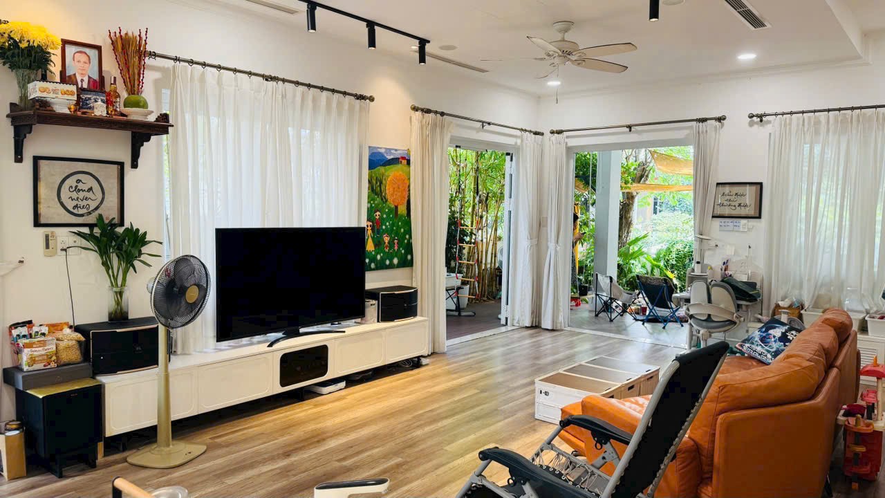Cần bán Nhà mặt tiền Phường Phú Hữu, Quận 9, Diện tích 144m², Giá 16.9 Tỷ