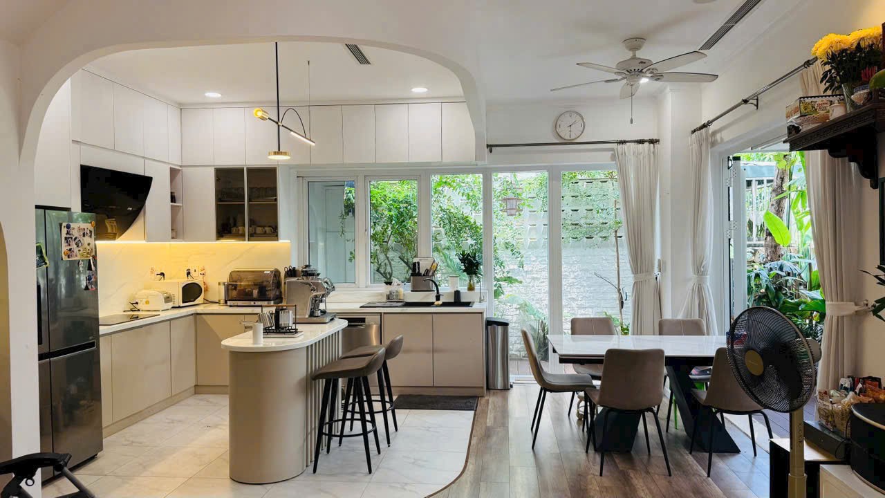 Cần bán Nhà mặt tiền Phường Phú Hữu, Quận 9, Diện tích 144m², Giá 16.9 Tỷ 8