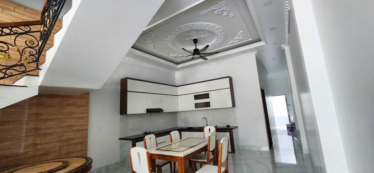 Nhà hẻm thi trấn Đức Hòa dt 145m2 1 lầu 3pn 3wc giá 3 tỷ 8