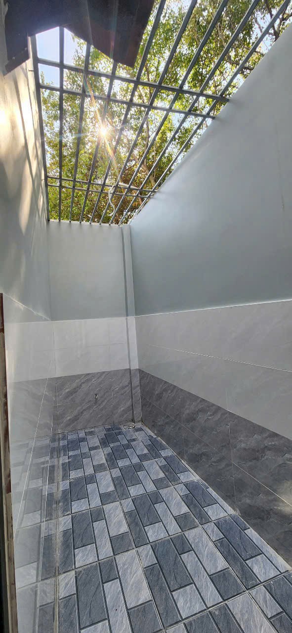Nhà hẻm thi trấn Đức Hòa dt 145m2 1 lầu 3pn 3wc giá 3 tỷ 9