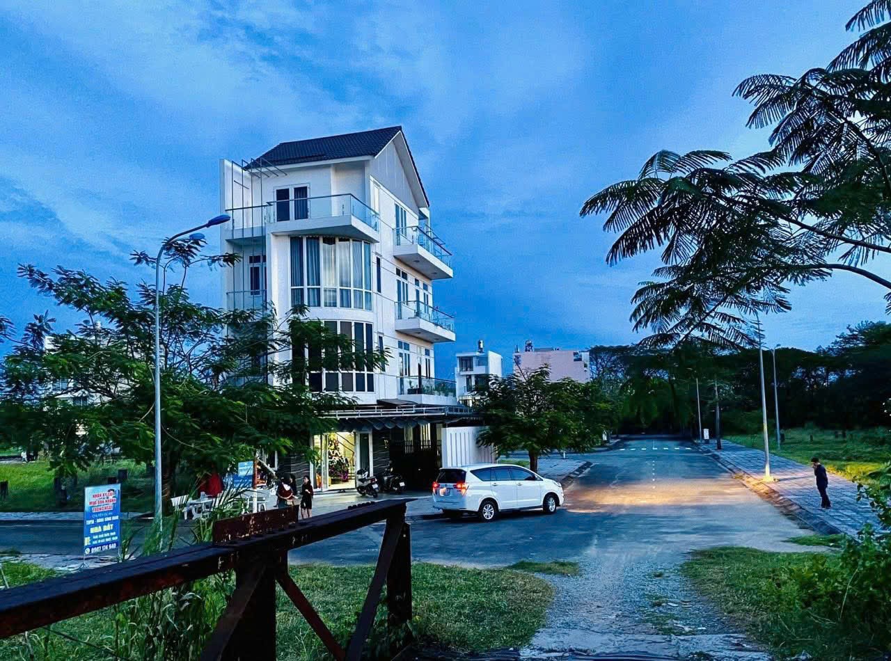 Cần bán Nhà mặt tiền Phường Phú Hữu, Quận 9, Diện tích 123m², Giá 12 Tỷ 2