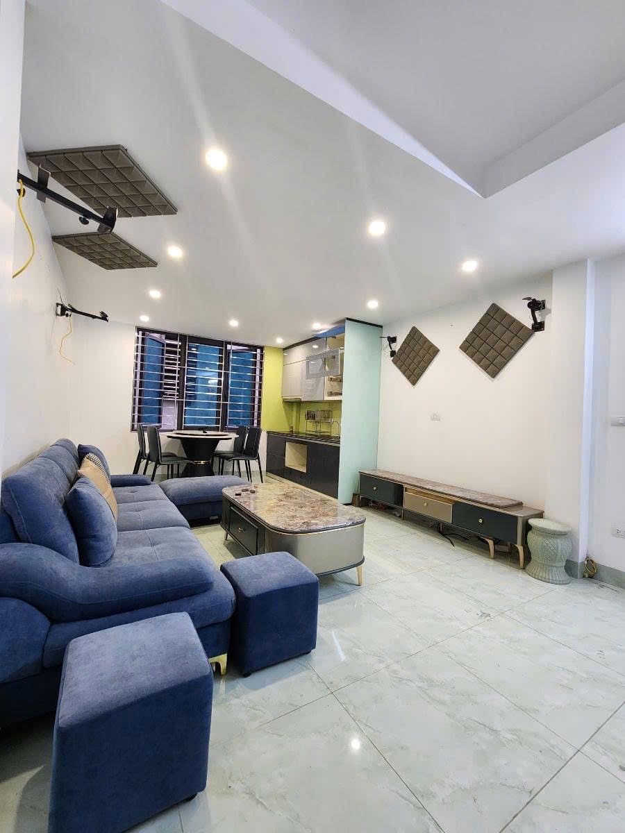 Bán nhà Qua Nhân - Mặt ngõ kinh doanh 40m ra phố sát doanh trại Quân Đội chỉ hơn 8 tỷ 2