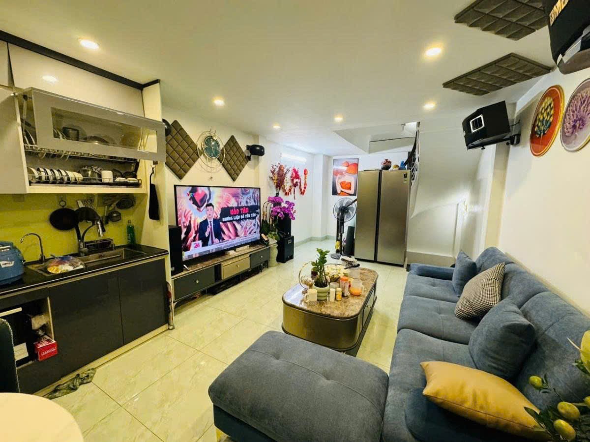 Bán nhà Qua Nhân - Mặt ngõ kinh doanh 40m ra phố sát doanh trại Quân Đội chỉ hơn 8 tỷ
