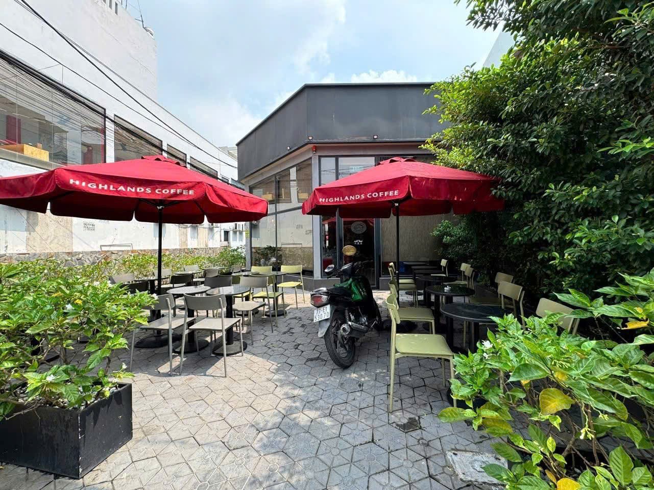 Cần bán Nhà mặt tiền Phường Phước Long B, Quận 9, Diện tích 200m², Giá 71 Tỷ