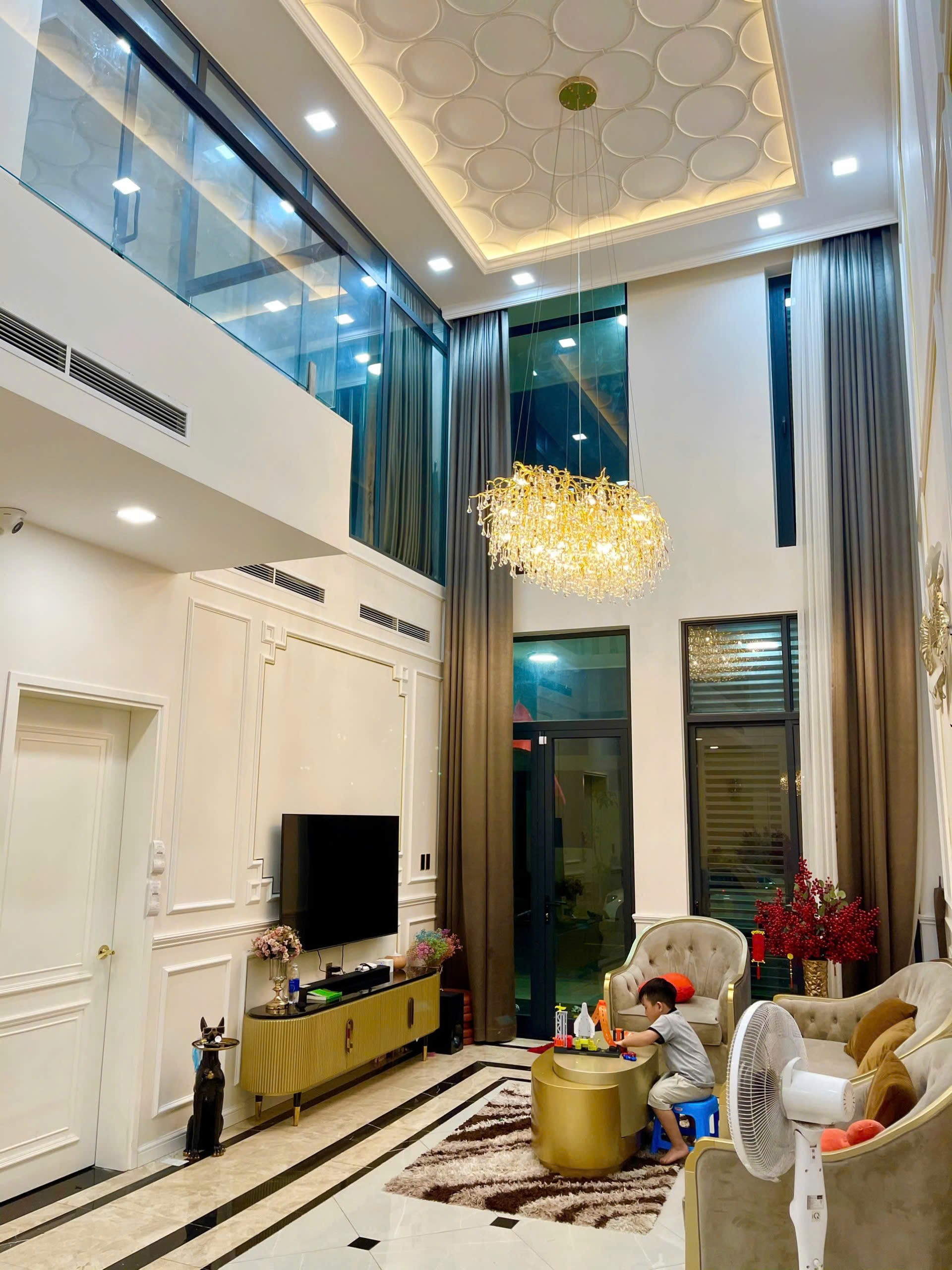 Cần bán Biệt thự Phường Phú Hữu, Quận 9, Diện tích 175m², Giá 22.8 Tỷ 5