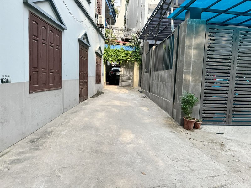 Bán 84m2 đất mặt ngõ 66 Nguyễn Lam. Cách 30m ra phố chính, cạnh là 5 tòa CC Hope và 4 tòa Sunshine 2