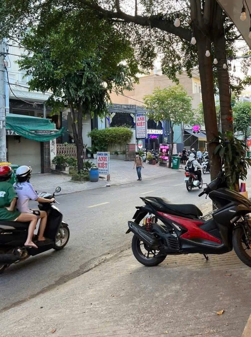 Cần bán Nhà mặt tiền Phường Tăng Nhơn Phú A, Quận 9, Diện tích 119m², Giá Thương lượng 2