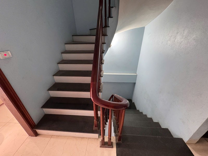 Cần bán 93m2 nhà 4 tầng mặt phố 36 Cổ Linh. Đường 15m, gần đường quy hoạch 25m 3