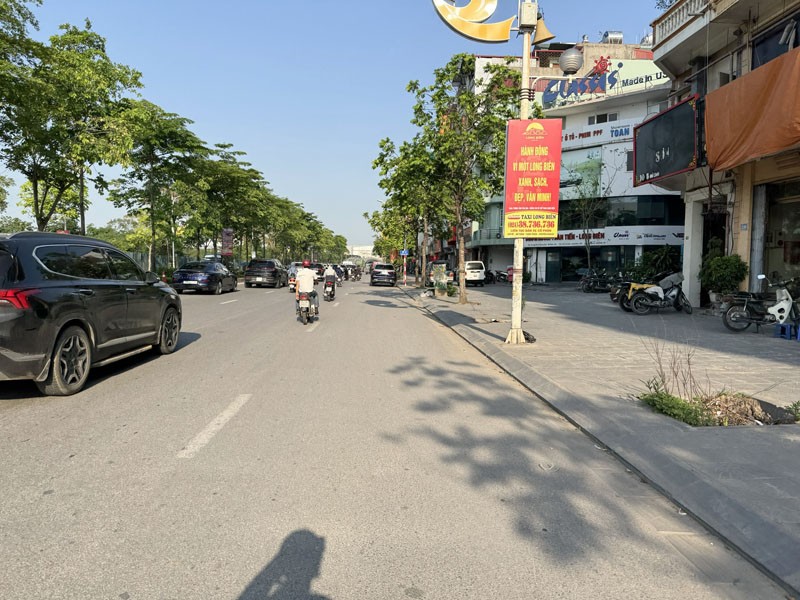 Sở hữu ngay nhà 4 tầng mặt phố Cổ Linh 82m2, vị trí đắc địa cho mọi hình thức kinh doanh!