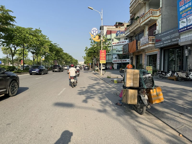 Sở hữu ngay nhà 4 tầng mặt phố Cổ Linh 82m2, vị trí đắc địa cho mọi hình thức kinh doanh! 3