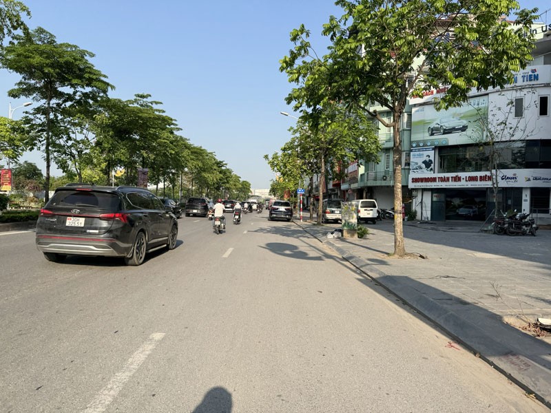 Sở hữu ngay nhà 4 tầng mặt phố Cổ Linh 82m2, vị trí đắc địa cho mọi hình thức kinh doanh! 2