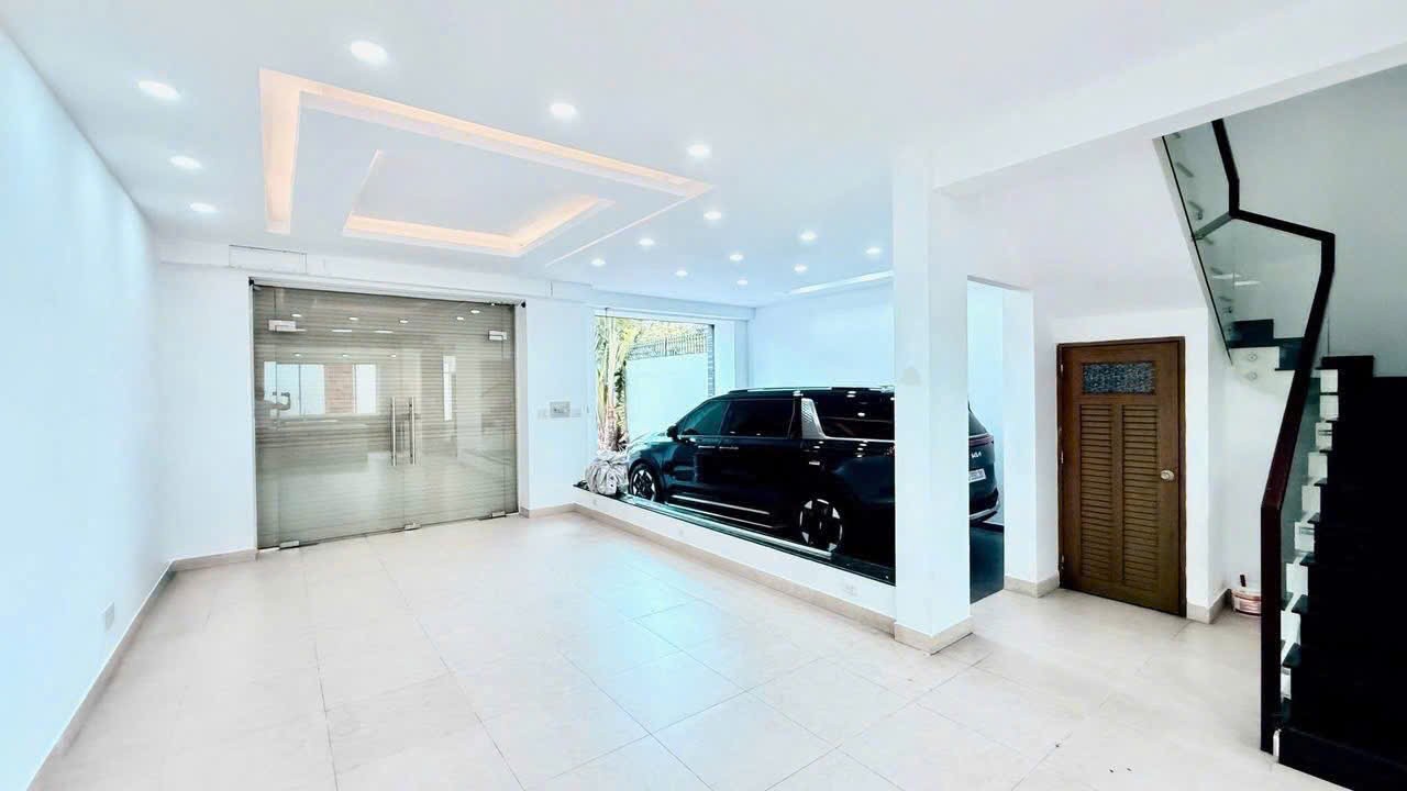 Cần bán Nhà mặt tiền Phường Linh Tây, Thủ Đức, Diện tích 160m², Giá 30 Triệu/tháng 2