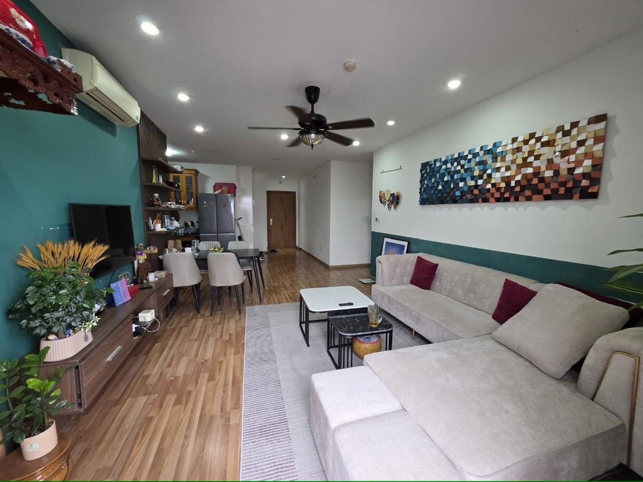 Căn hộ mặt đường Phùng Hưng – 2PN, 2 ban công, tặng full nội thất –3,5 tỷ