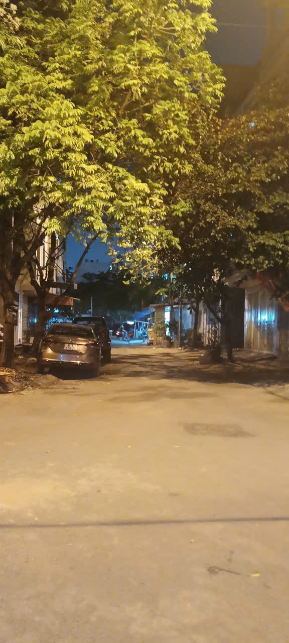 BÁN NHÀ ĐƯỜNG CHIẾN THẮNG - HÀ ĐÔNG, VỊ TRÍ CỰC ĐỈNH,HƯỞNG TRỌN MỌI TIỆN ÍCH, Ô TÔ ĐỖ CỬA 13.3 TỶ 2