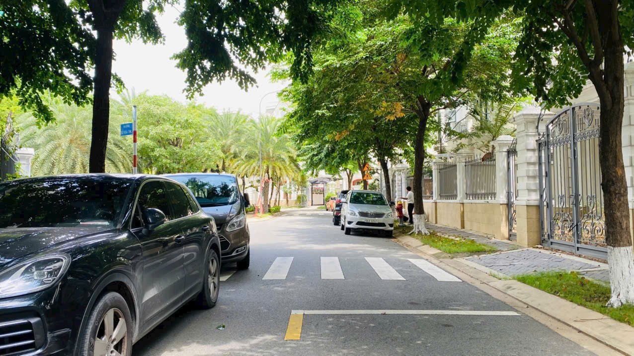 Cần bán Đất Phường Phú Hữu, Quận 9, Diện tích 3334m², Giá 39 Tỷ