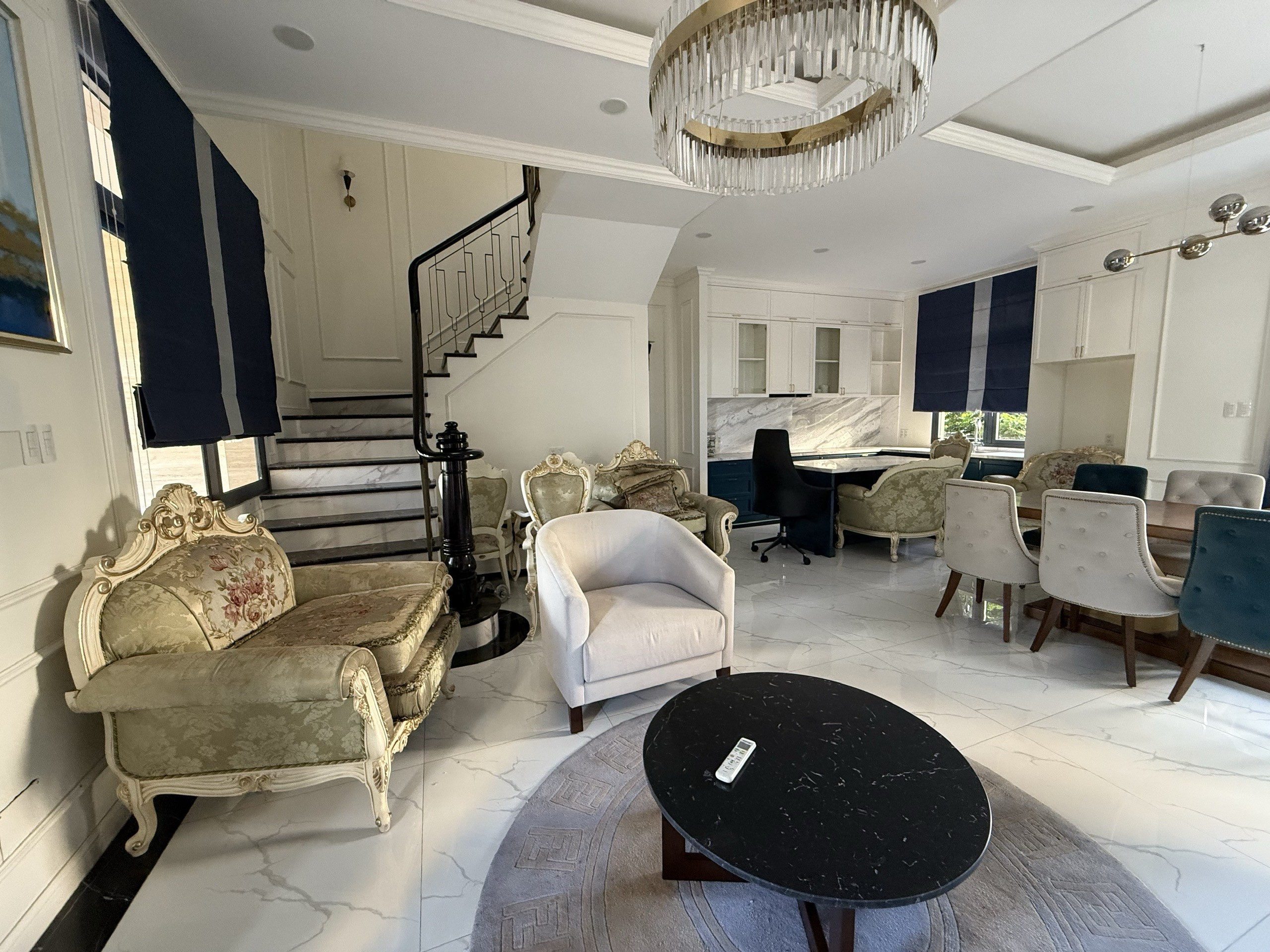 Cần bán Biệt thự Phường Phú Hữu, Quận 9, Diện tích 200m², Giá 26 Tỷ 11