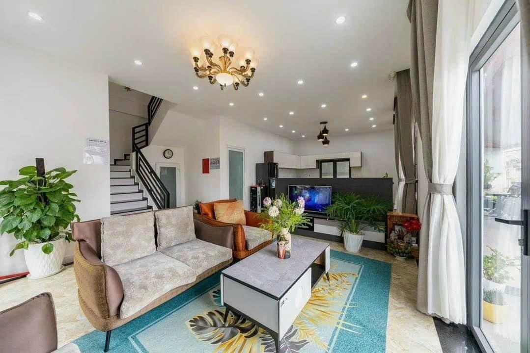 CHO THUÊ VILLA 6 PHÒNG NGỦ 200M2 NAM HỒ PHƯỜNG 11 ĐÀ LẠT 24TR/THÁNG 3