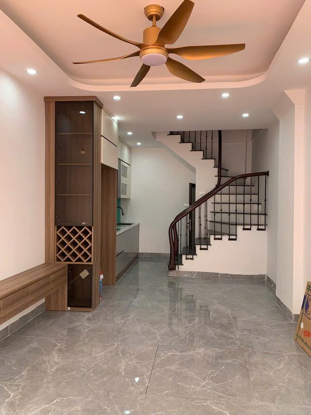 NHÀ ĐẸP - Ở NGAY - MỘT NHÀ RA Ô TÔ phố  Kẻ Tạnh 30 m2,X 5 tầng, mặt tiền  3.6m, 5.75 tỷ Long Biên. 5