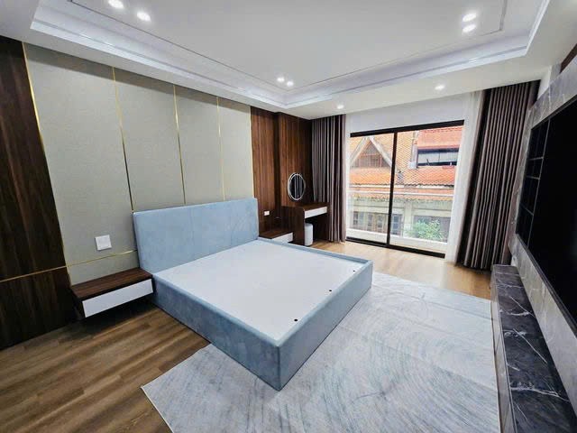 Nhà mới ở luôn phố Ngọc Lâm 30/38m2,X  5 tầng mặt tiền  3.06m, 7.4 tỷ Long Biên 4