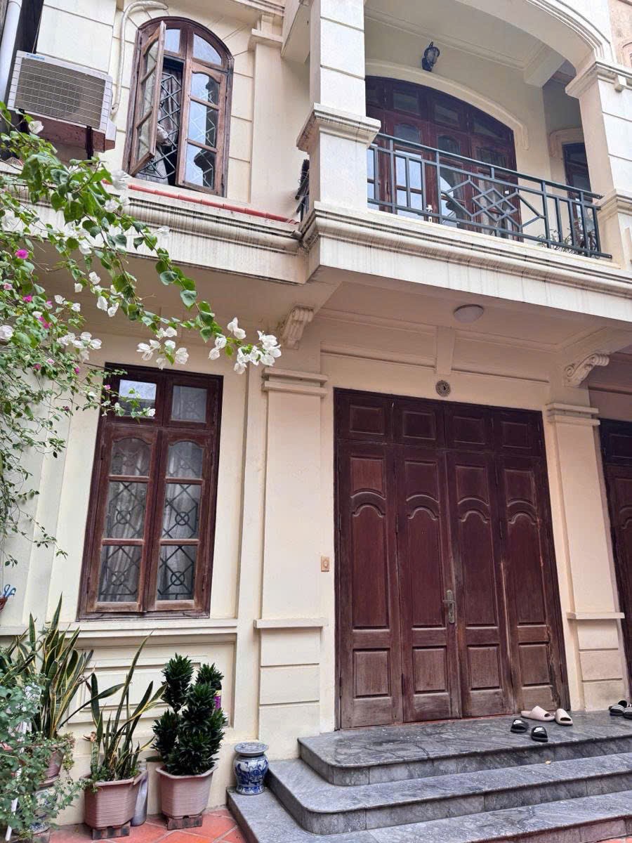 Cần bán Nhà mặt tiền đường Đặng Thai Mai, Phường Quảng An, Diện tích 208m², Giá 36.8 Tỷ 7