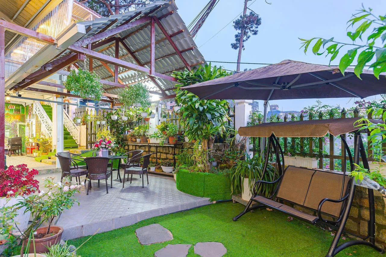 BÁN VILLA SÂN VƯỜN 8 PHÒNG-GẦN HÃNG HYUNDAI ĐÀ LẠT ĐÀ LẠT-HẺM ĐƯỜNG 3 THÁNG 4 PHƯỜNG 3 TP ĐÀ LẠT 5